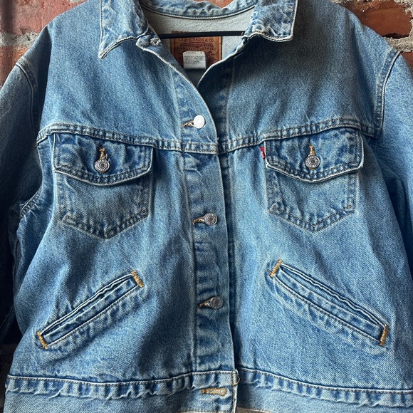 Levi’s Strauss & Co. Women’s Jean Jacket, size Large - Picture 5 of 12